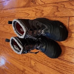 Boys The North Face snow boots